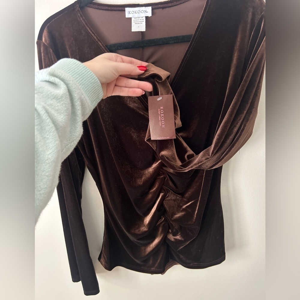 Luxurious Brown Velvet Ruched Blouse - Picture 5 of 6